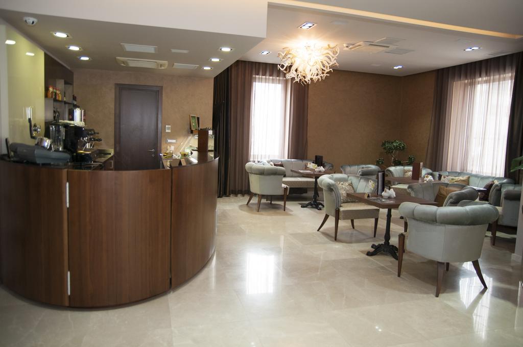 Premier Palace Spa Hotel ブカレスト エクステリア 写真 The lobby of the hotel