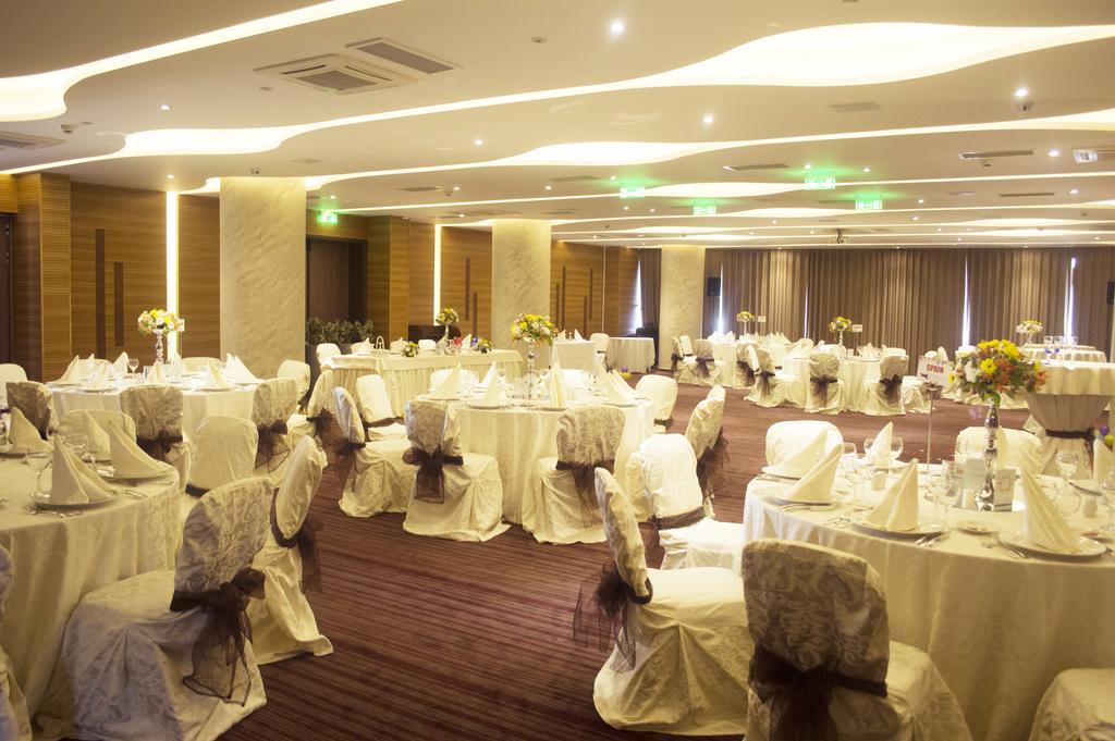 Premier Palace Spa Hotel ブカレスト エクステリア 写真 The ballroom of the hotel
